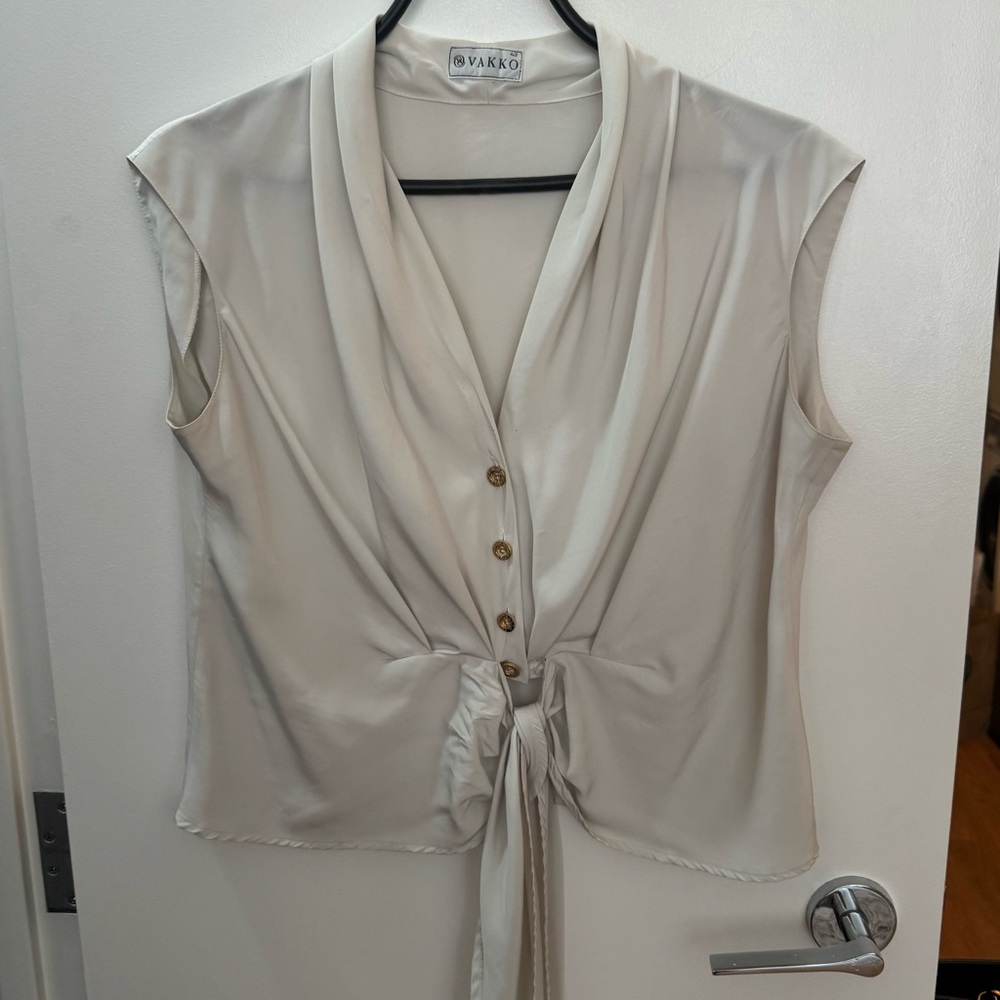 Vakko Cream Sleeveless Blouse with Tie Front